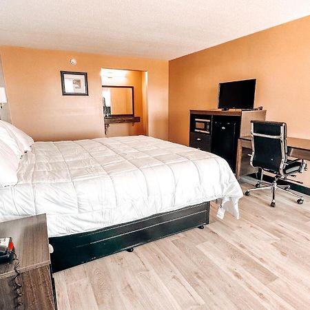 Laker Inn Jamestown エクステリア 写真